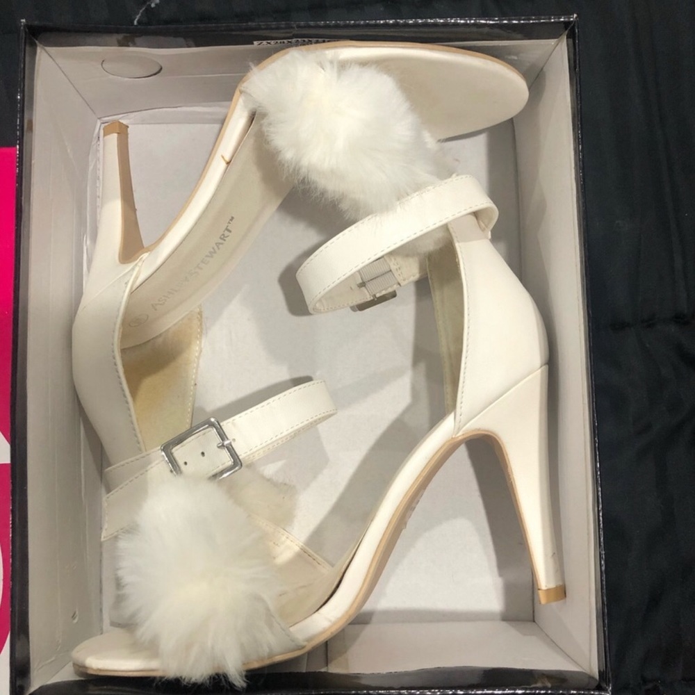 White fur detailed heel